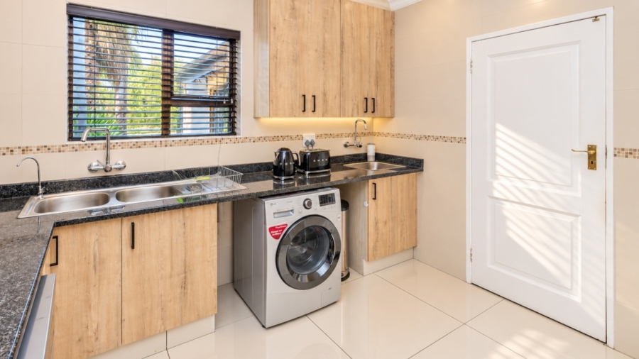3 Bedroom Property for Sale in WestLake Country Safari Estate North West